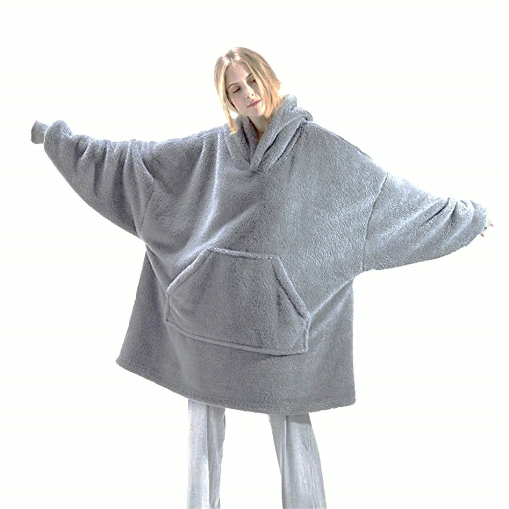 Sweat plaid en sherpa gris chiné porté bras écartés, grande poche kangourou