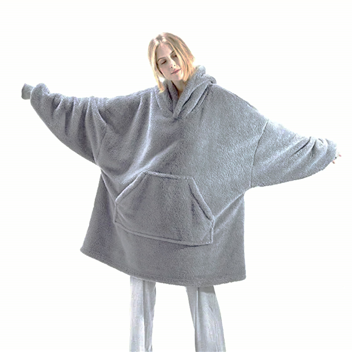 Sweat plaid en sherpa gris chiné porté bras écartés, grande poche kangourou